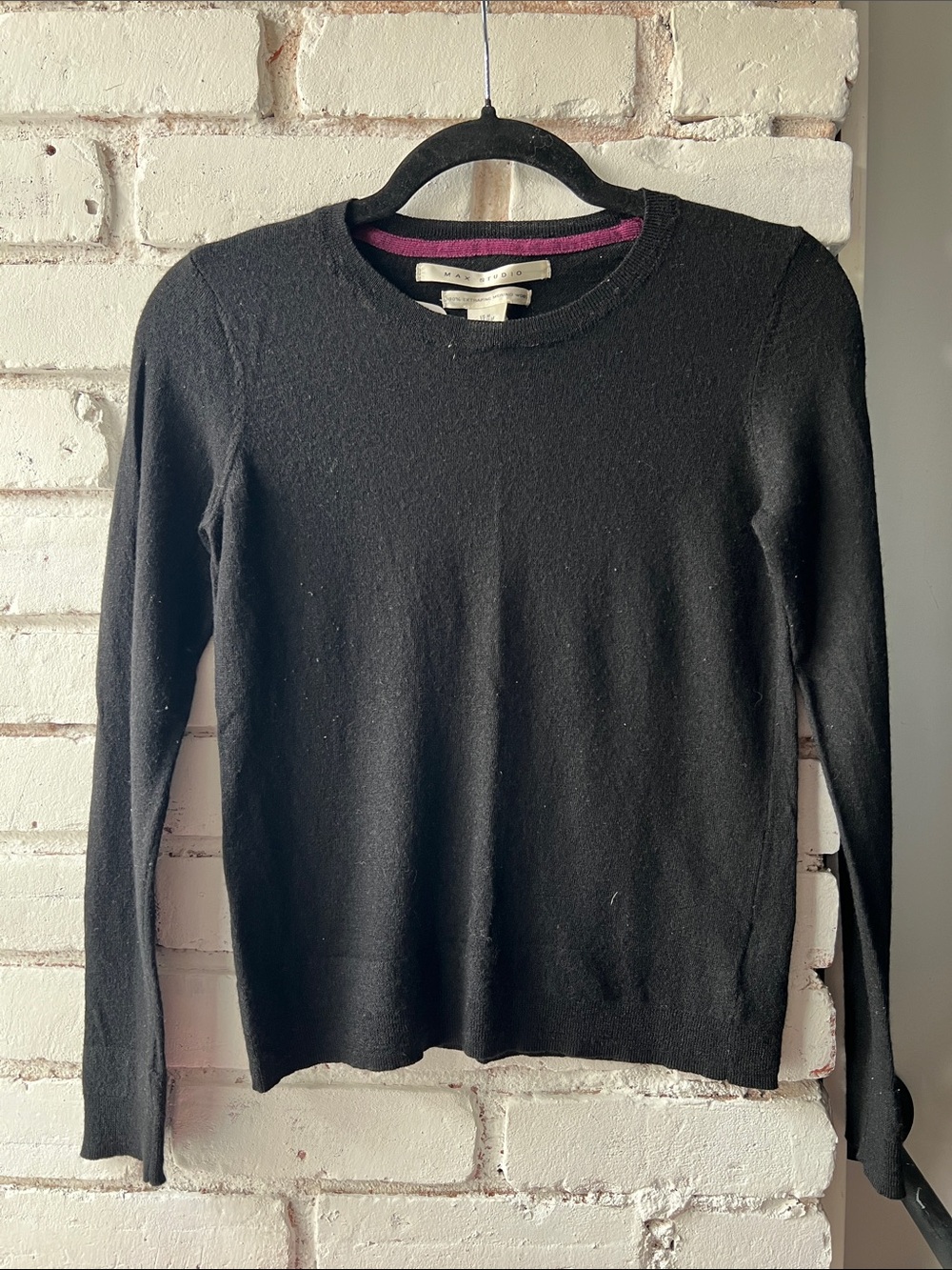 Merino wool Max Studio Black Crewneck Sweater with Magenta Trim